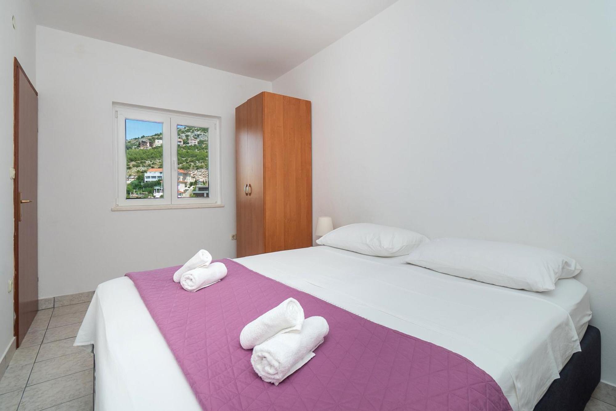 פרימוסטן Apartments Ivica מראה חיצוני תמונה