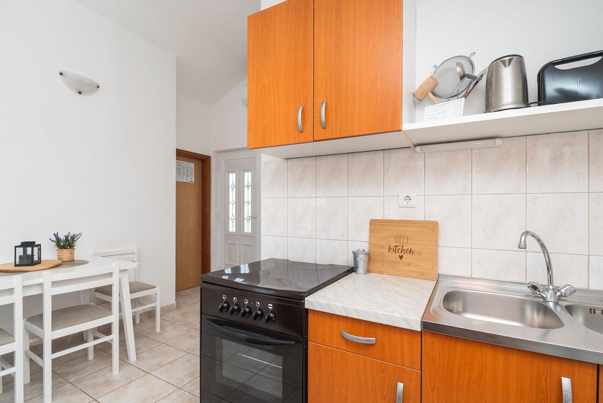 פרימוסטן Apartments Ivica מראה חיצוני תמונה