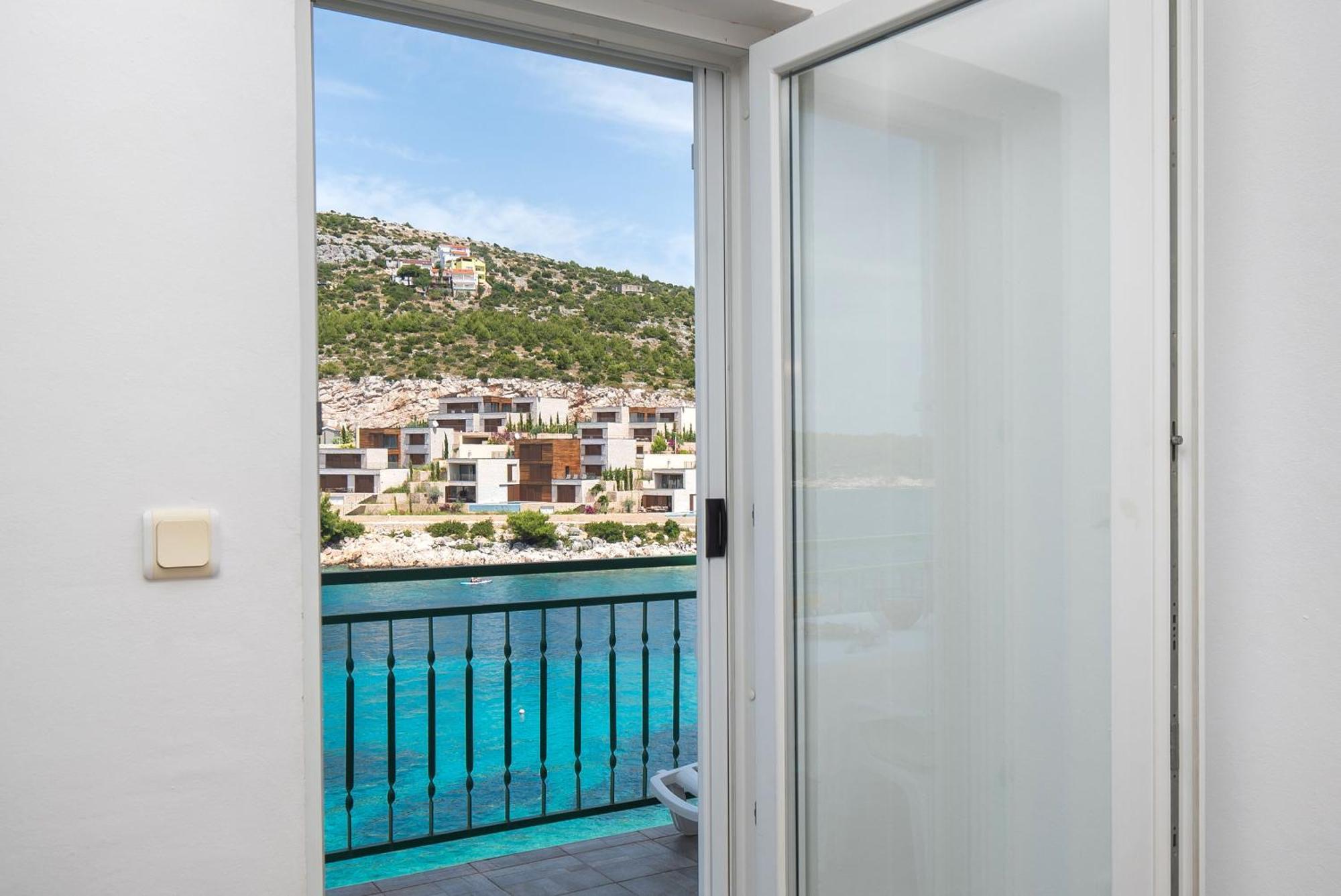 פרימוסטן Apartments Ivica מראה חיצוני תמונה