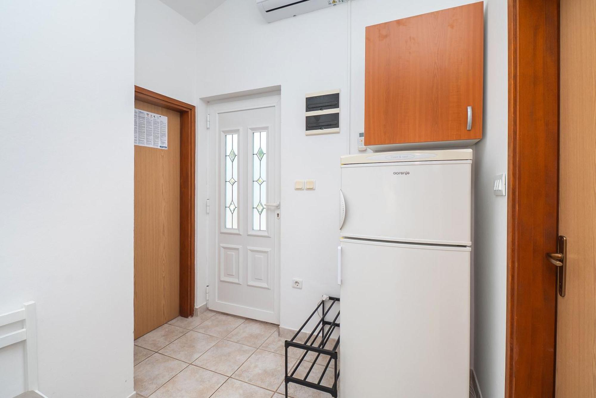 פרימוסטן Apartments Ivica מראה חיצוני תמונה