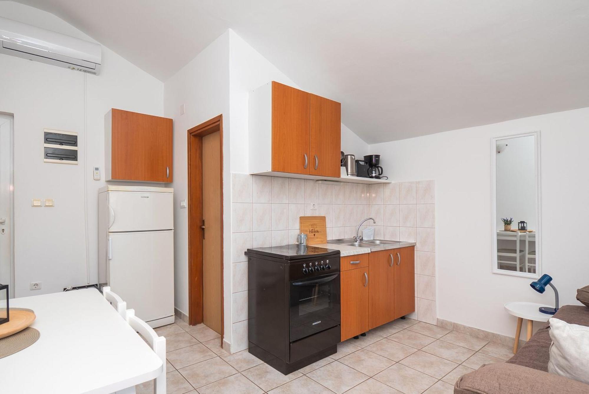 פרימוסטן Apartments Ivica מראה חיצוני תמונה