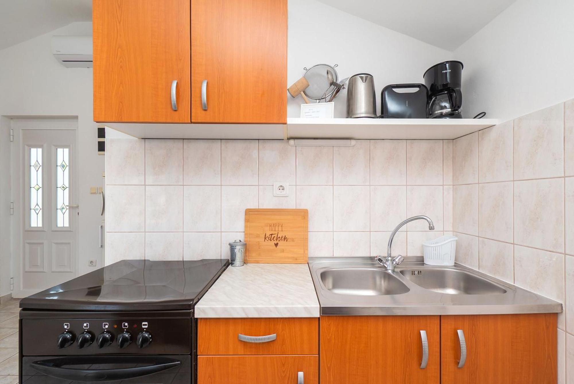 פרימוסטן Apartments Ivica מראה חיצוני תמונה