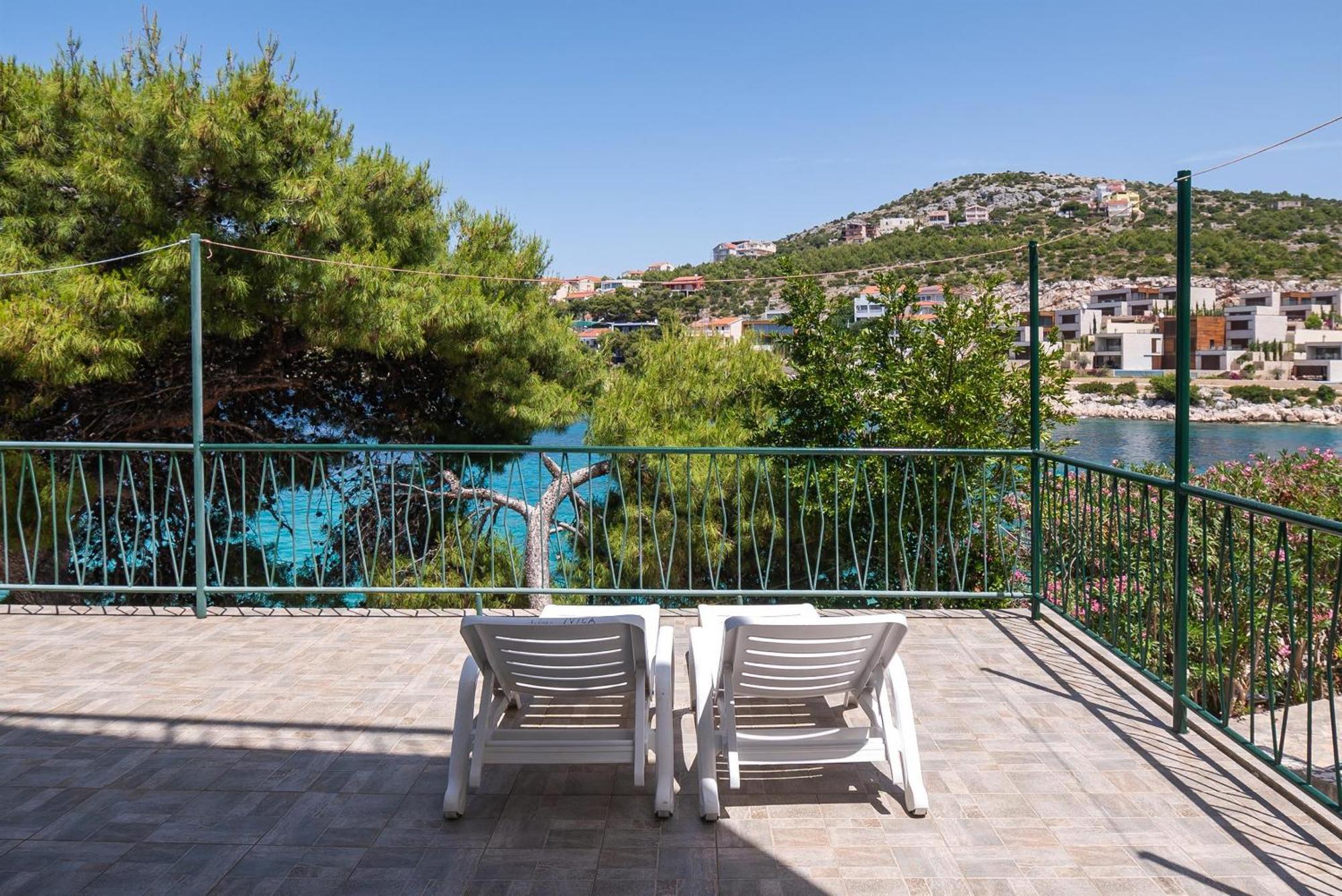 פרימוסטן Apartments Ivica מראה חיצוני תמונה