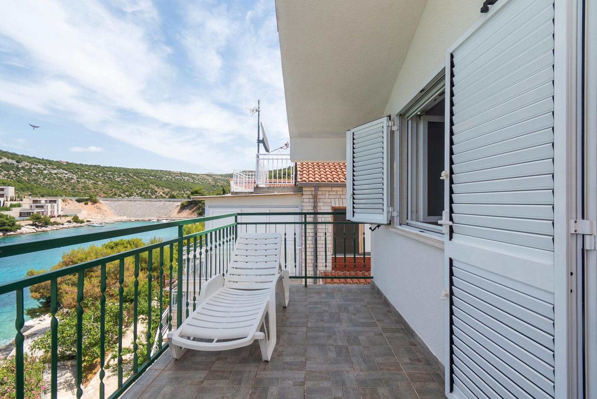 פרימוסטן Apartments Ivica מראה חיצוני תמונה